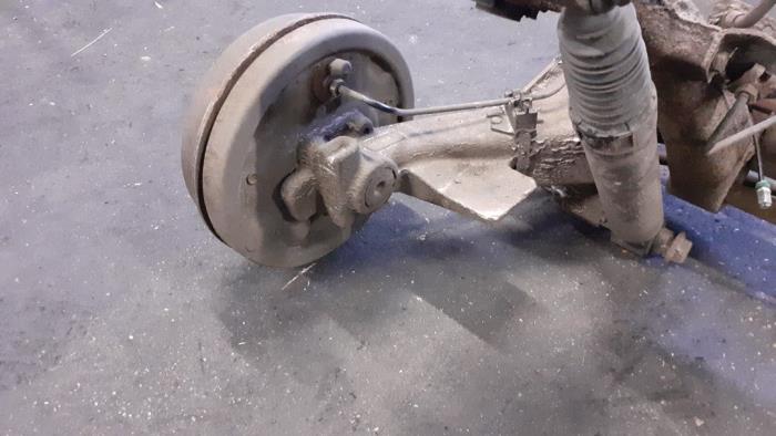 Arbre entraînement roue avant d'un Peugeot 206 (2A/C/H/J/S) 1.1 XN,XR 2001
