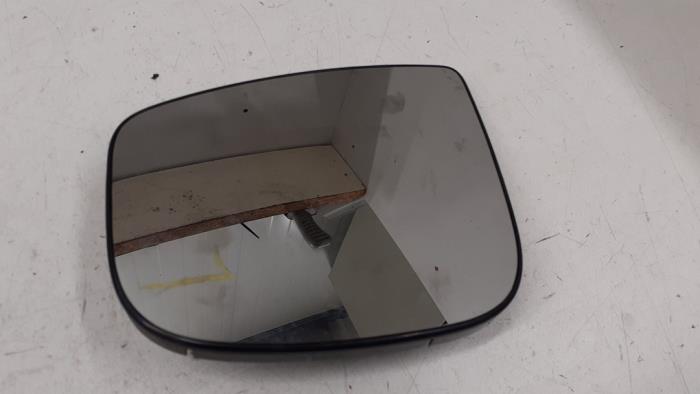 Mirror glass, left from a Peugeot Partner (GC/GF/GG/GJ/GK) 1.6 BlueHDI 75 2017