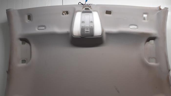 Tapizado superior de un Mercedes-Benz E Estate (S212) E-200 CDI 16V BlueEfficiency,BlueTEC 2011