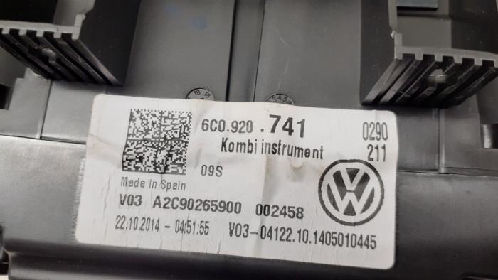 Tacho - Kombiinstrument KM van een Volkswagen Polo V (6R)  2015