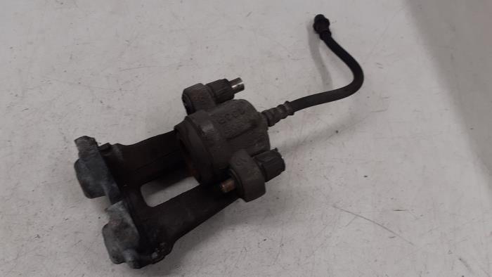 Rear brake calliper, right from a BMW 3 serie Touring (F31) 330d 3.0 24V 2013
