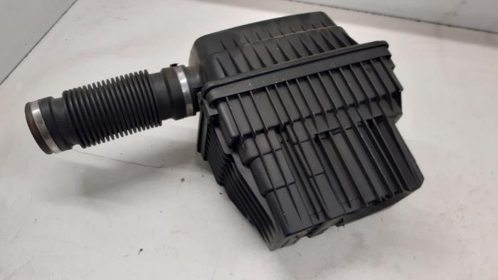 Gebrauchte Luftfiltergehäuse Peugeot 307 CC (3B) Preis € 35,00 Margenregelung angeboten von Autodemontage van de Laar