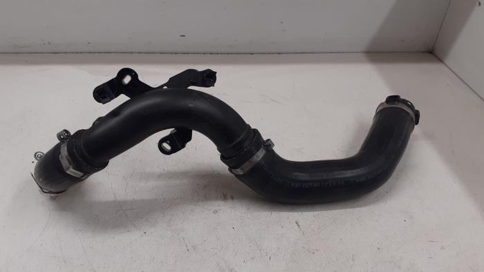 Intercooler hose from a Renault Clio IV (5R) 0.9 Energy TCE 90 12V 2019
