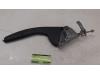Parking brake lever from a Renault Clio IV (5R), 2012 / 2021 0.9 Energy TCE 90 12V, Hatchback, 4-dr, Petrol, 898cc, 66kW (90pk), FWD, H4B400; H4BA4; H4B408; H4BB4, 2012-11 / 2021-08 2019