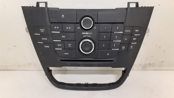 Używane Panel obslugi radia Opel Insignia Country Tourer 2.0 CDTI 16V 130 ecoFLEX Cena € 125,00 Procedura marży oferowane przez Autodemontage van de Laar