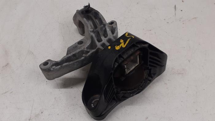 Used Engine mount Dacia Dokker (0S) 1.5 dCi, Blue dCi 75 Price € 100,00 Margin scheme offered by Autodemontage van de Laar