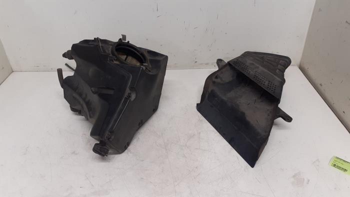 Begagnade Luftfilterhus Audi A5 (8T3) Pris € 75,00 Marginaltabell erbjuds av Autodemontage van de Laar