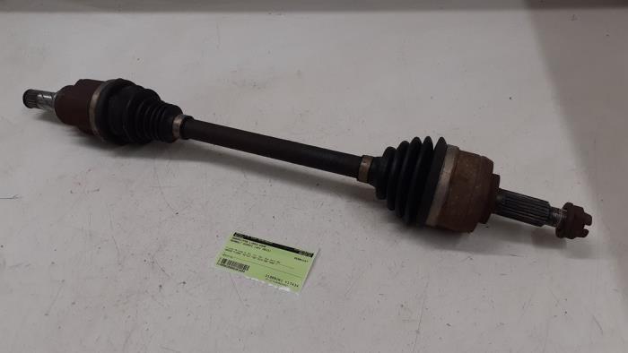 Gebrauchte Antriebswelle links vorne Renault Scénic III (JZ) 1.5 dCi 110 Preis € 90,00 Margenregelung angeboten von Autodemontage van de Laar