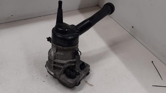 Usagé Pompe de direction Citroen C4 Grand Picasso (UA) 2.0 HDiF 16V 165 Prix € 180,00 Règlement à la marge proposé par Autodemontage van de Laar