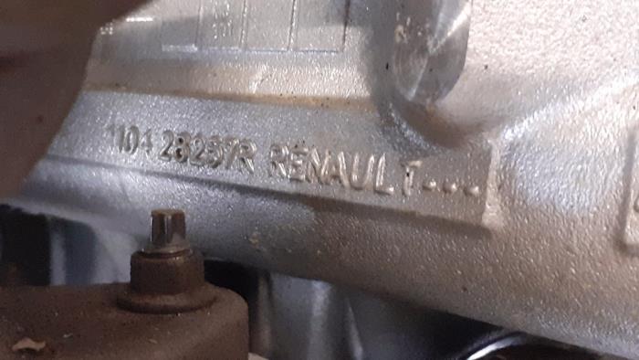 Motor van een Renault Kangoo Express (FW) 1.5 dCi 90 FAP 2015