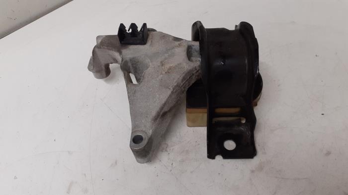Used Engine mount Mercedes Citan (415.6) 1.5 109 CDI Price € 50,00 Margin scheme offered by Autodemontage van de Laar