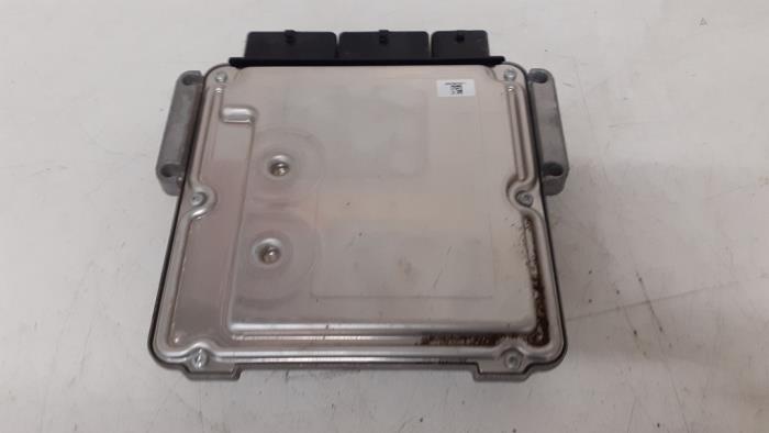 Engine management computer from a Renault Kangoo Express (FW) 1.5 dCi 90 FAP 2015