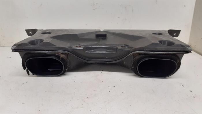 Begagnade Luftfilterhus BMW X5 (E53) 4.4 V8 32V Pris € 50,00 Marginaltabell erbjuds av Autodemontage van de Laar
