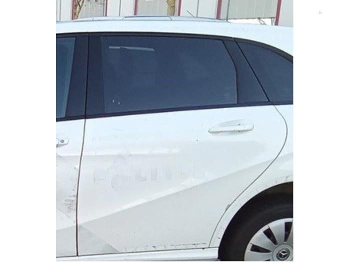 Puerta de 4 puertas izquierda detrás de un Mercedes-Benz B (W246,242) 2.2 B-220 CDI BlueEFFICIENCY 16V 2019