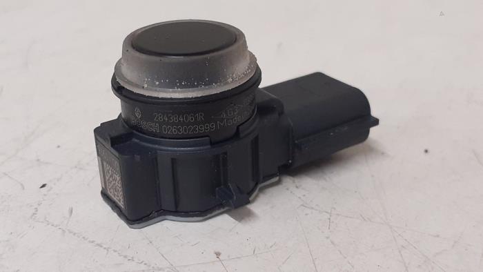 PDC Sensor van een Renault Master IV (MA/MB/MC/MD/MH/MF/MG/MH) 2.3 dCi 135 16V FWD 2021