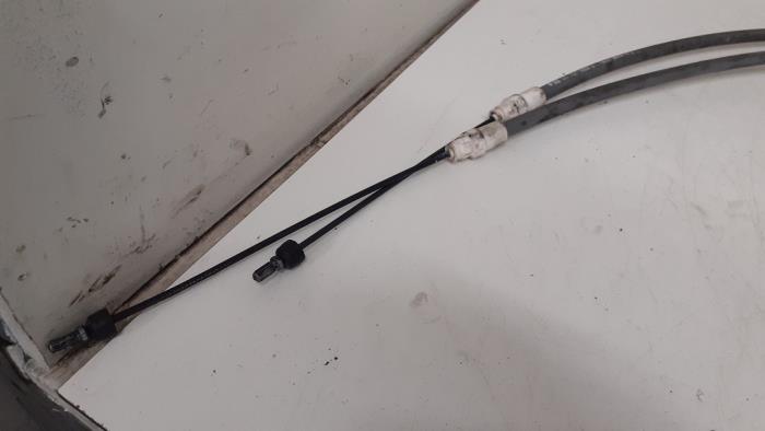 Parking brake cable from a Renault Master IV (MA/MB/MC/MD/MH/MF/MG/MH) 2.3 dCi 135 16V FWD 2021