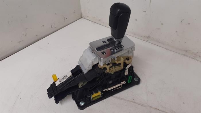 Automatic gear selector from a Volvo XC70 (BZ) 2.4 D5 20V AWD 2007