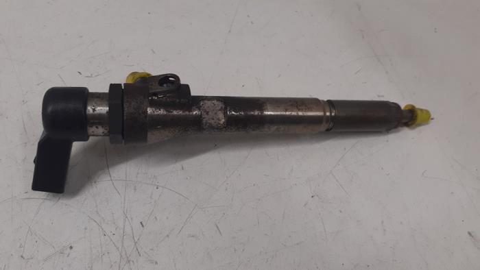 Injector (diesel) from a Renault Kangoo Express (FW) 1.5 dCi 105 2009