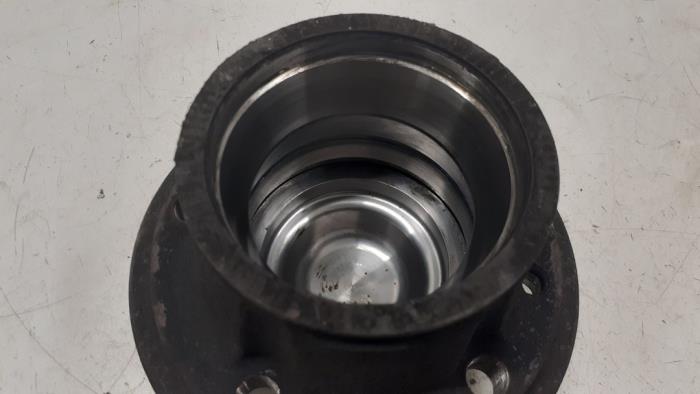 Rear wheel bearing from a Volkswagen Crafter (SY) 2.0 TDI 2020