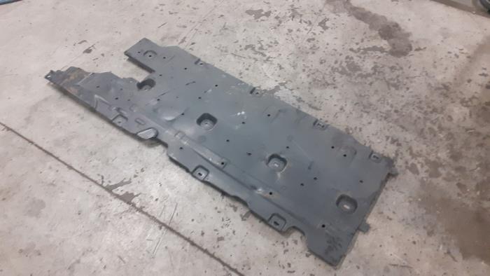 Bash plate from a Renault Megane IV (RFBB) 1.6 GT Energy TCE 205 EDC 2016