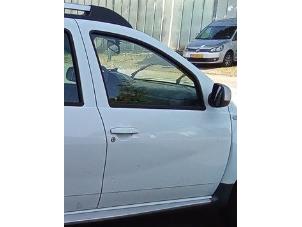 Used Front door 4-door, right Dacia Duster (HS) 1.6 16V Price € 300,00 Margin scheme offered by Autodemontage van de Laar