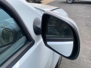 Usagé Rétroviseur droit Dacia Duster (HS) 1.6 16V Prix € 75,00 Règlement à la marge proposé par Autodemontage van de Laar