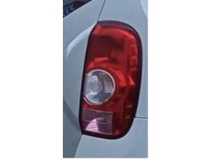 Used Taillight, right Dacia Duster (HS) 1.6 16V Price € 55,00 Margin scheme offered by Autodemontage van de Laar