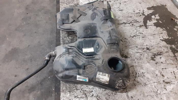 Tank from a Volvo XC70 (BZ) 2.4 D5 20V AWD 2007