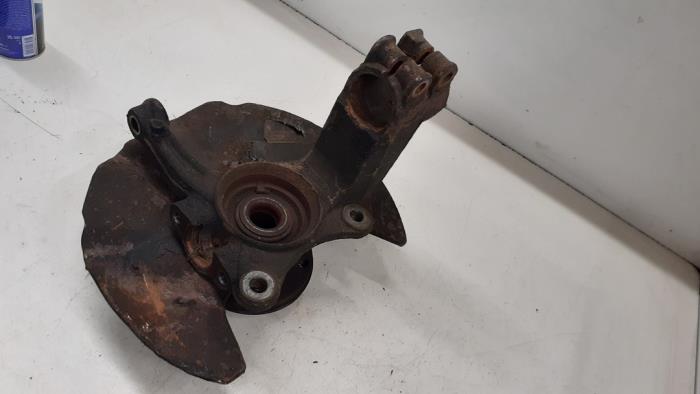 Knuckle, front left from a Volkswagen Transporter T5 2.5 TDi PF 2007