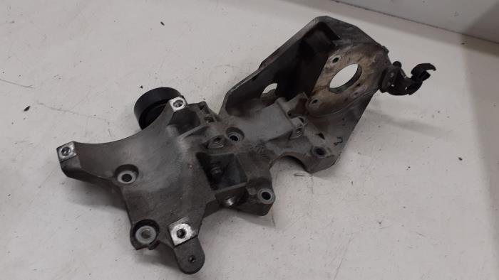 Used Engine mount Volkswagen Polo V (6R) 1.2 TDI 12V BlueMotion Price € 60,00 Margin scheme offered by Autodemontage van de Laar
