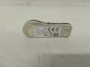 Däcktryckssensor från en Renault Twingo III (AH) 1.0 SCe 70 12V 2015