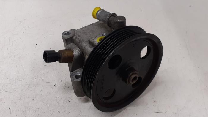 Usagé Pompe de direction Ford Focus 3 1.6 Ti-VCT 16V 125 Prix € 90,00 Règlement à la marge proposé par Autodemontage van de Laar