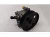 Power steering pump from a Ford Focus 3, 2010 / 2020 1.6 Ti-VCT 16V 125, Hatchback, Petrol, 1.596cc, 92kW (125pk), FWD, PNDA, 2010-07 / 2017-12 2013