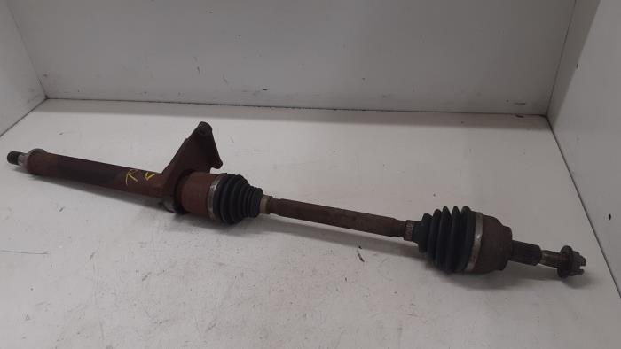 Gebrauchte Antriebswelle rechts vorne Ford Focus 3 1.6 Ti-VCT 16V 125 Preis € 125,00 Margenregelung angeboten von Autodemontage van de Laar