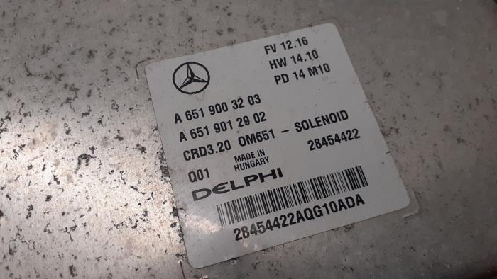 Ordinateur gestion moteur d'un Mercedes-Benz Sprinter 3,5t (906.73) 313 CDI 16V 2013