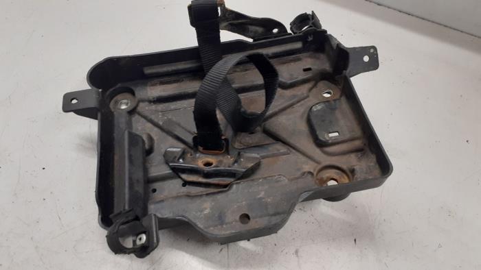 Begagnade Batterilåda Peugeot Bipper (AA) 1.4 HDi Pris € 25,00 Marginaltabell erbjuds av Autodemontage van de Laar