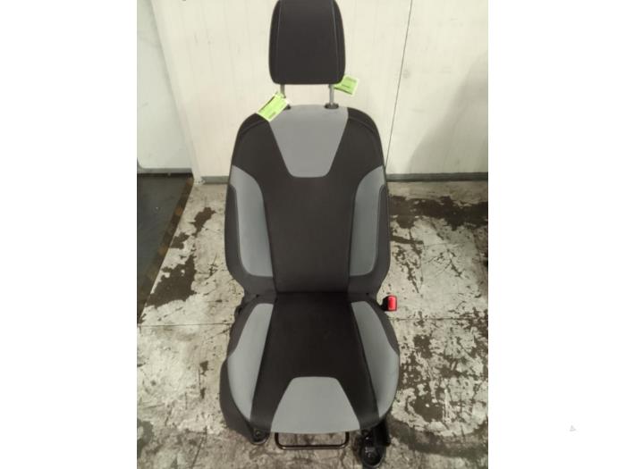 Begagnade Säte, höger Ford Focus 3 1.6 Ti-VCT 16V 125 Pris € 150,00 Marginaltabell erbjuds av Autodemontage van de Laar