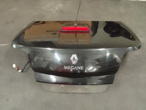 Używane Pokrywa bagaznika Renault Megane II CC (EM) 1.6 16V Cena € 125,00 Procedura marży oferowane przez Autodemontage van de Laar