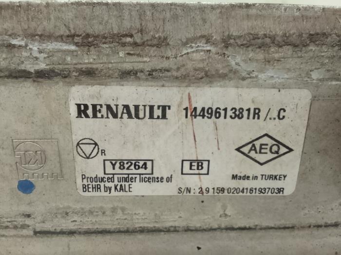 Ladeluftkühler van een Renault Clio IV (5R) 1.5 Energy dCi 90 FAP 2014