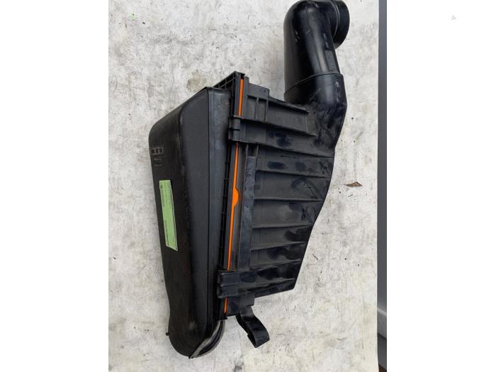 Begagnade Luftfilterhus Saab 9-3 I (YS3D) 2.2 TiD 16V Pris € 50,00 Marginaltabell erbjuds av Autodemontage van de Laar