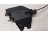 Tailgate lock mechanism from a BMW 3 serie (E90) 318i 16V 2005