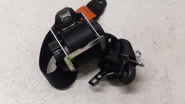 Front seatbelt, right from a Ford Focus C-Max 1.8 16V 2005