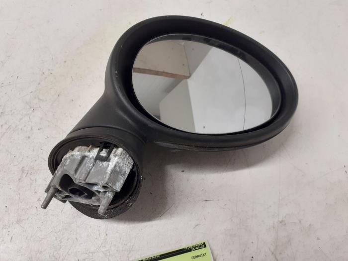 Wing mirror, right from a MINI Mini (R56) 1.4 16V One 2007