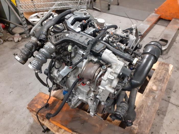 Motor de un Opel Corsa F (UB/UH/UP) 1.2 Turbo 12V 100 2020