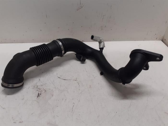Air intake hose from a Opel Movano 2.3 CDTi Biturbo 16V FWD 2017