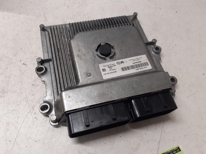 Used Engine management computer Opel Corsa F (UB/UH/UP) 1.2 Turbo 12V 100 Price € 160,00 Margin scheme offered by Autodemontage van de Laar