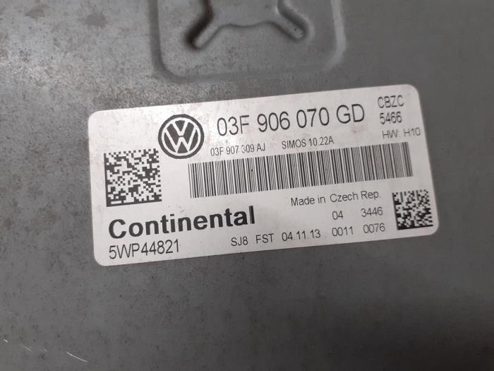 Ordinateur gestion moteur d'un Volkswagen Polo V (6R) 1.2 TSI 2014