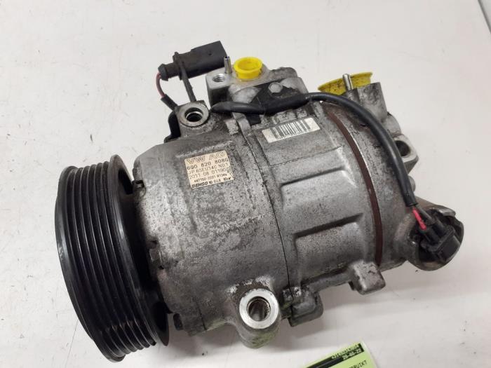 Air conditioning pump from a Seat Ibiza IV (6J5) 1.2 12V 2012