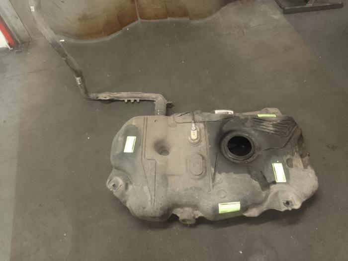 Używane Zbiornik Peugeot Expert (G9) 1.6 HDi 90 Cena € 150,00 Procedura marży oferowane przez Autodemontage van de Laar