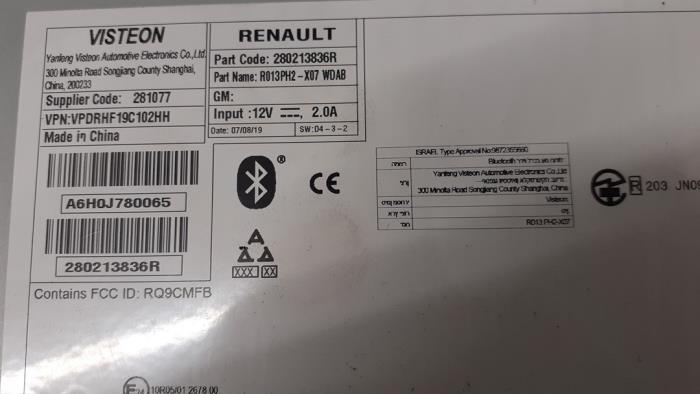 Radio from a Renault Twingo III (AH) 1.0 SCe 75 12V 2020